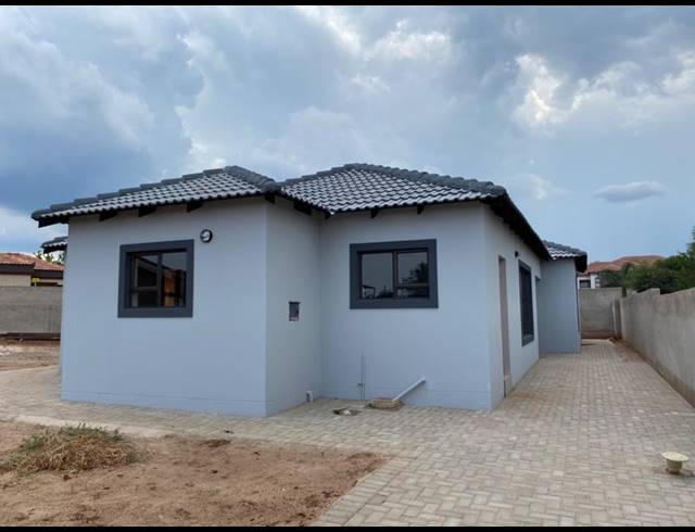 3 BEDROOM PROPERTY TO RENT IN CHROOM PARK